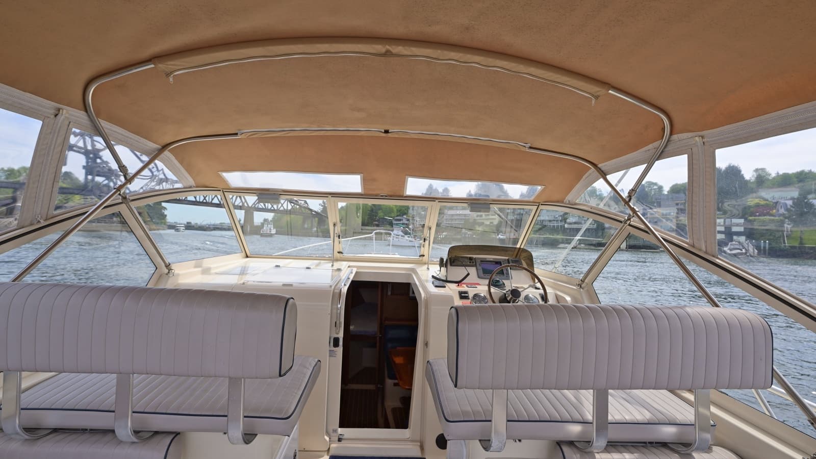 2004 Mainship Pilot 34 - Photo 14
