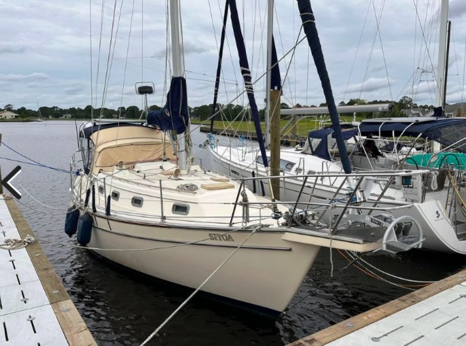 1989 Island Packet 35 - Photo 1