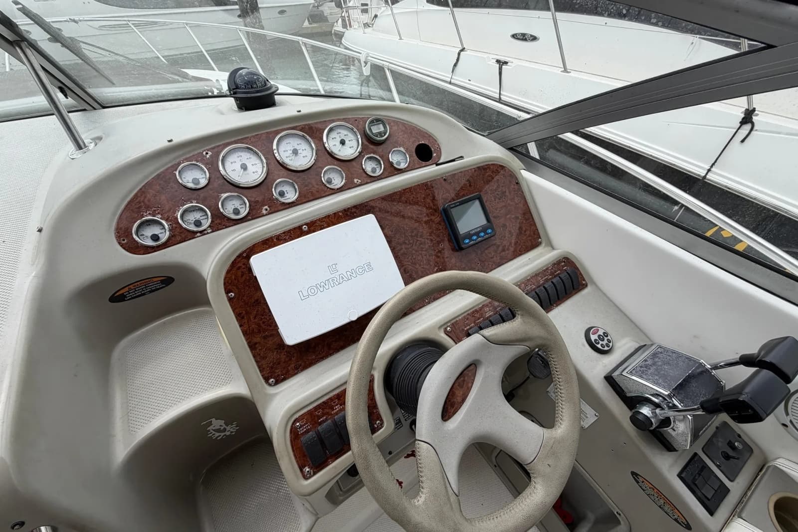 1999 Bayliner 3055 Ciera - Photo 9