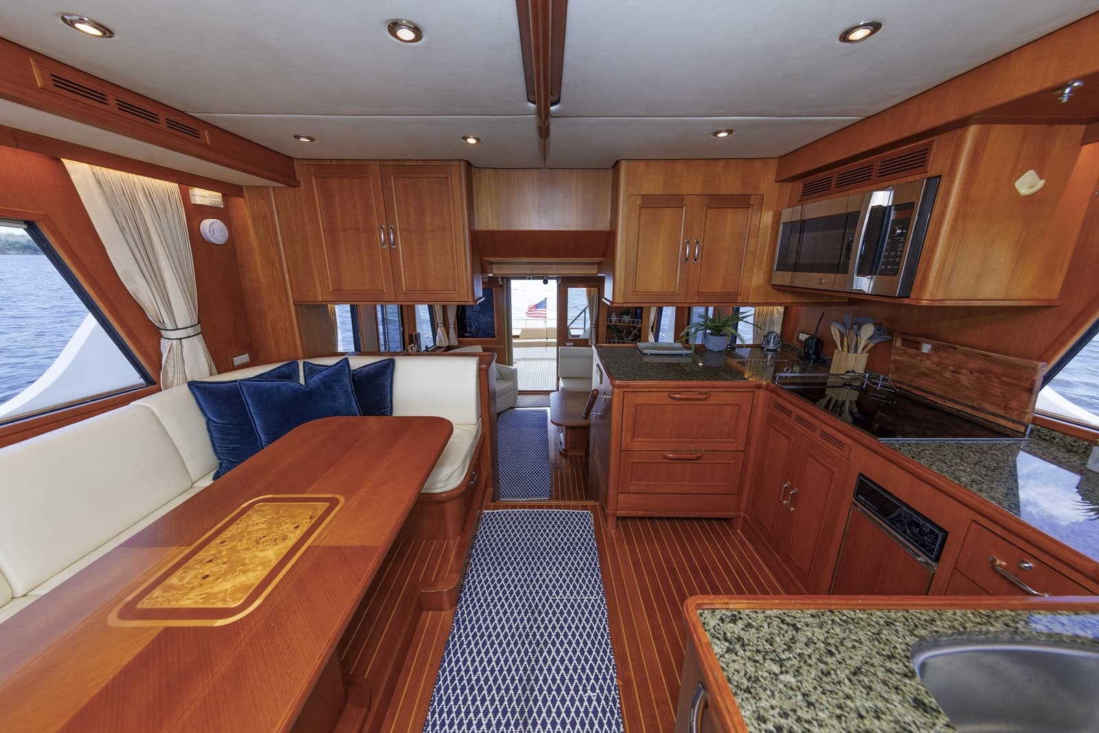 2007 Grand Banks  - Photo 44