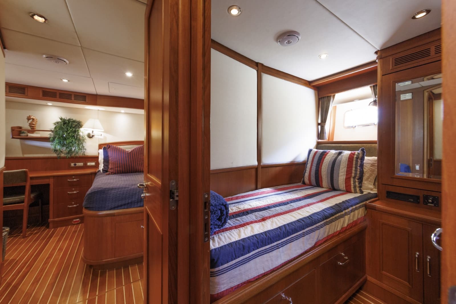 2007 Grand Banks  - Photo 55