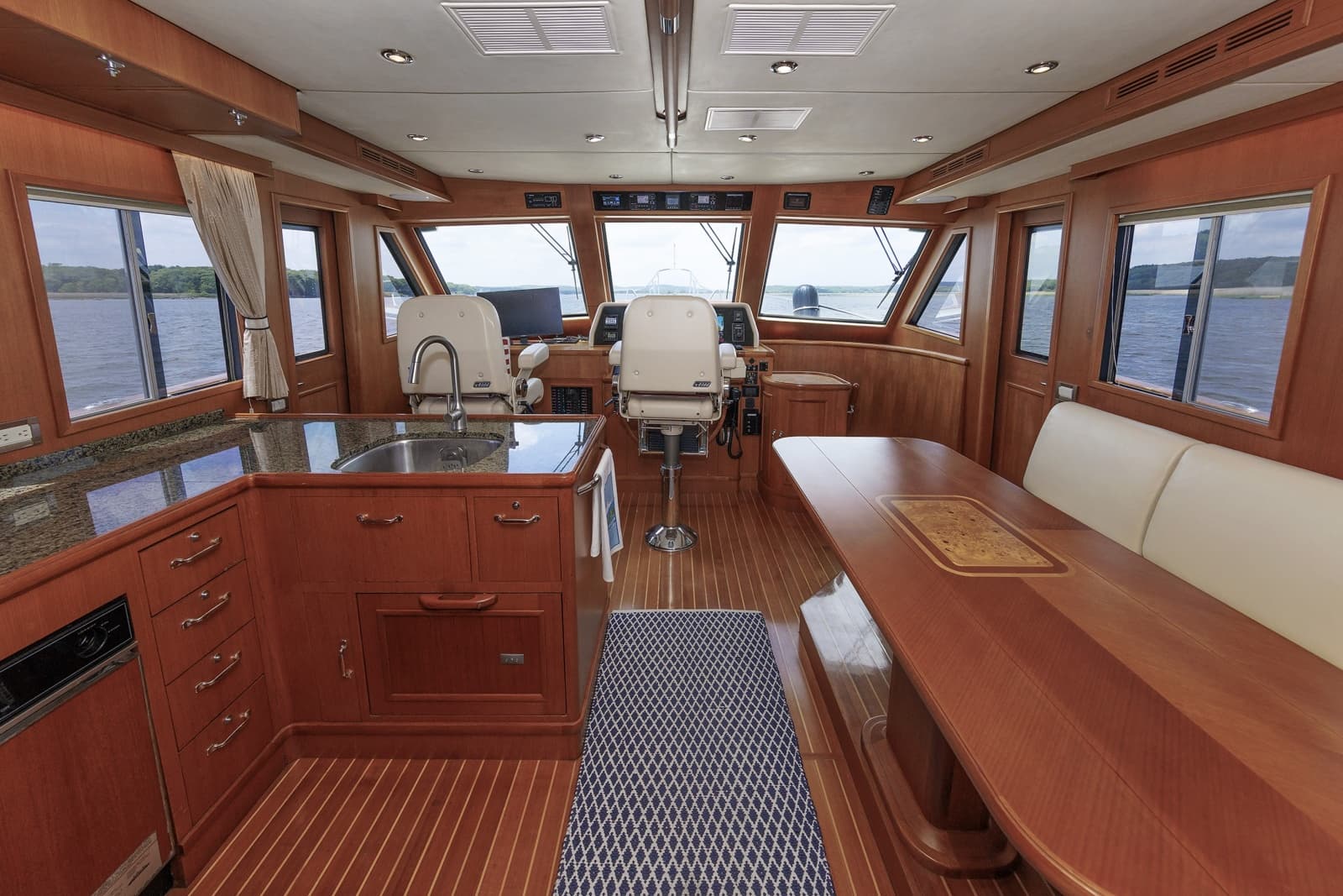 2007 Grand Banks  - Photo 39