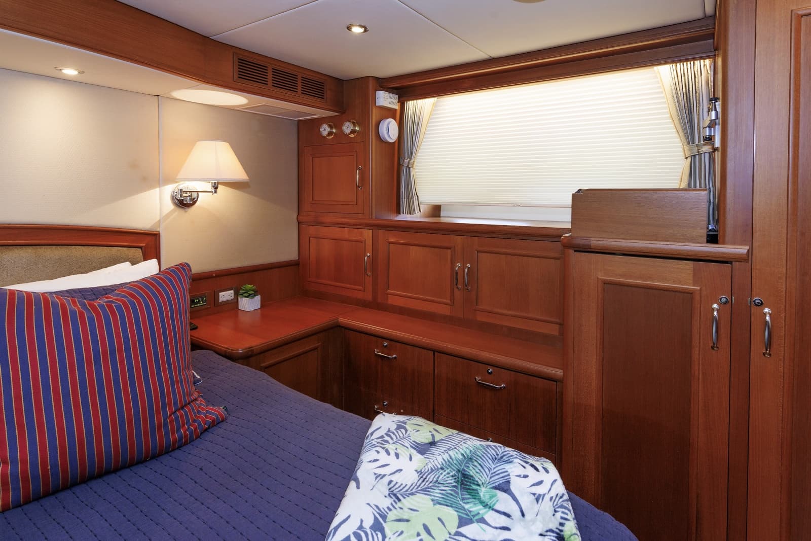 2007 Grand Banks  - Photo 60