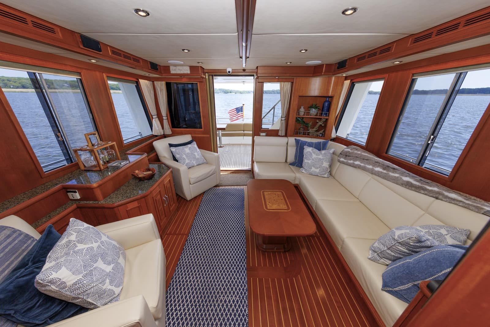 2007 Grand Banks  - Photo 4