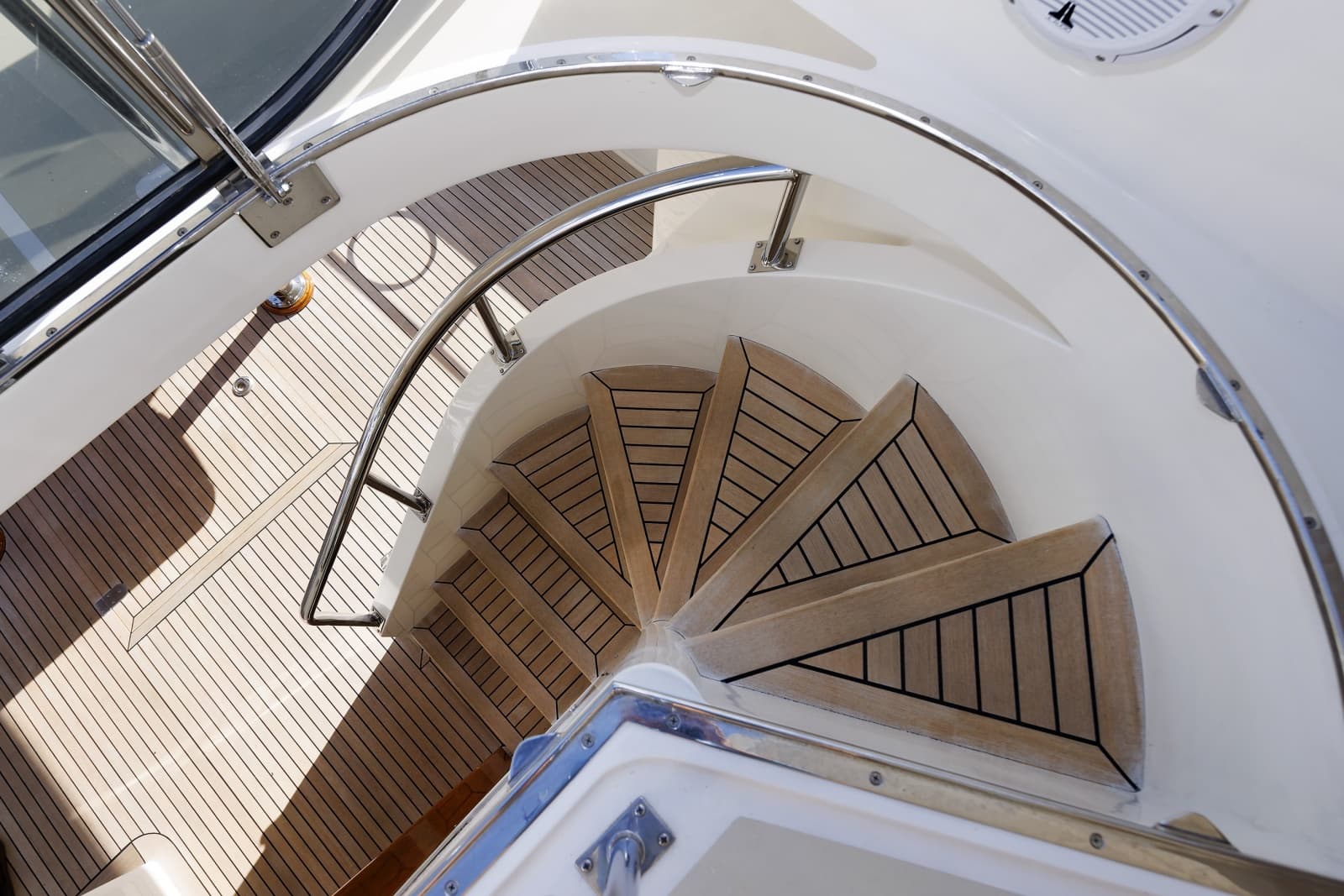 2007 Grand Banks  - Photo 15