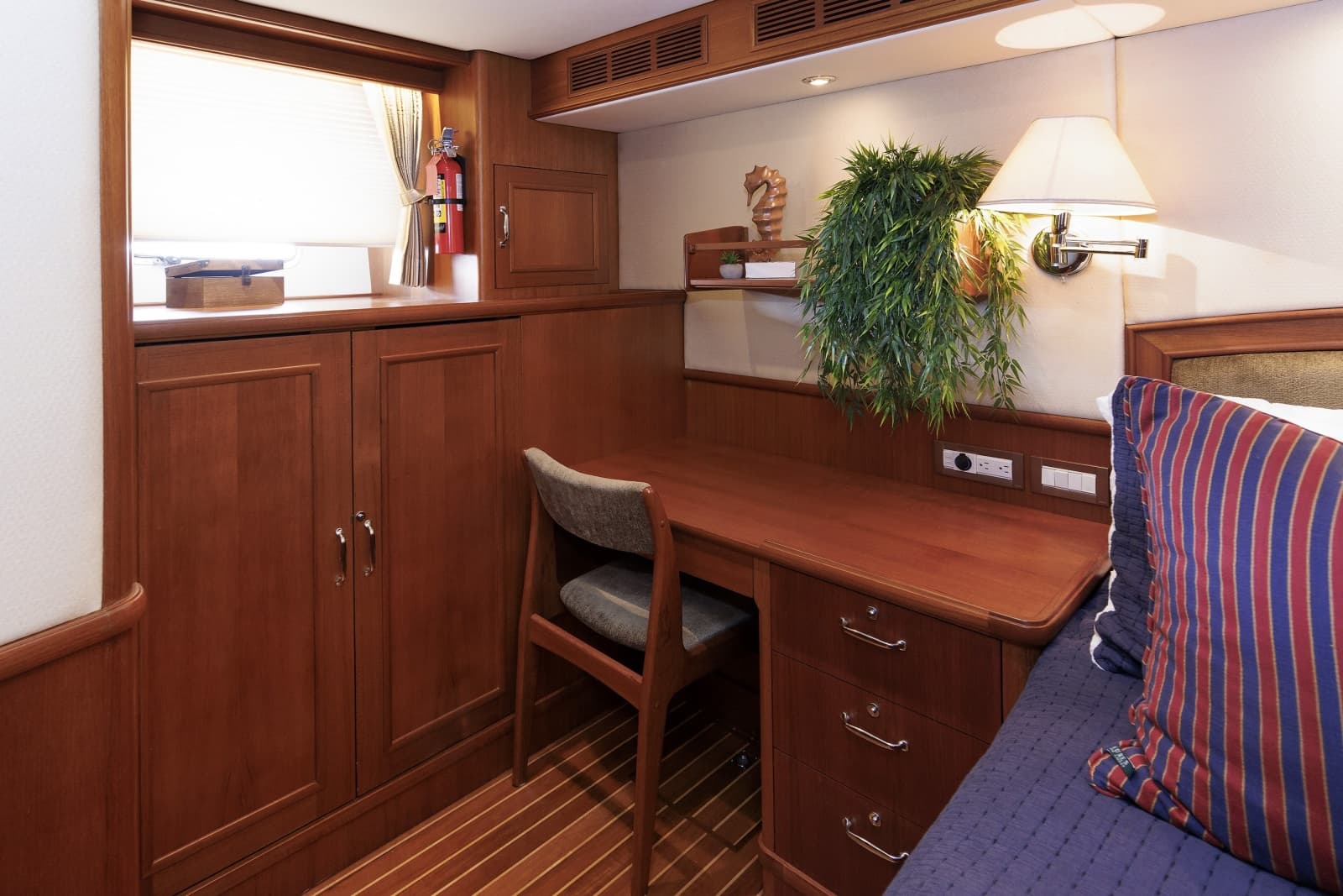 2007 Grand Banks  - Photo 58