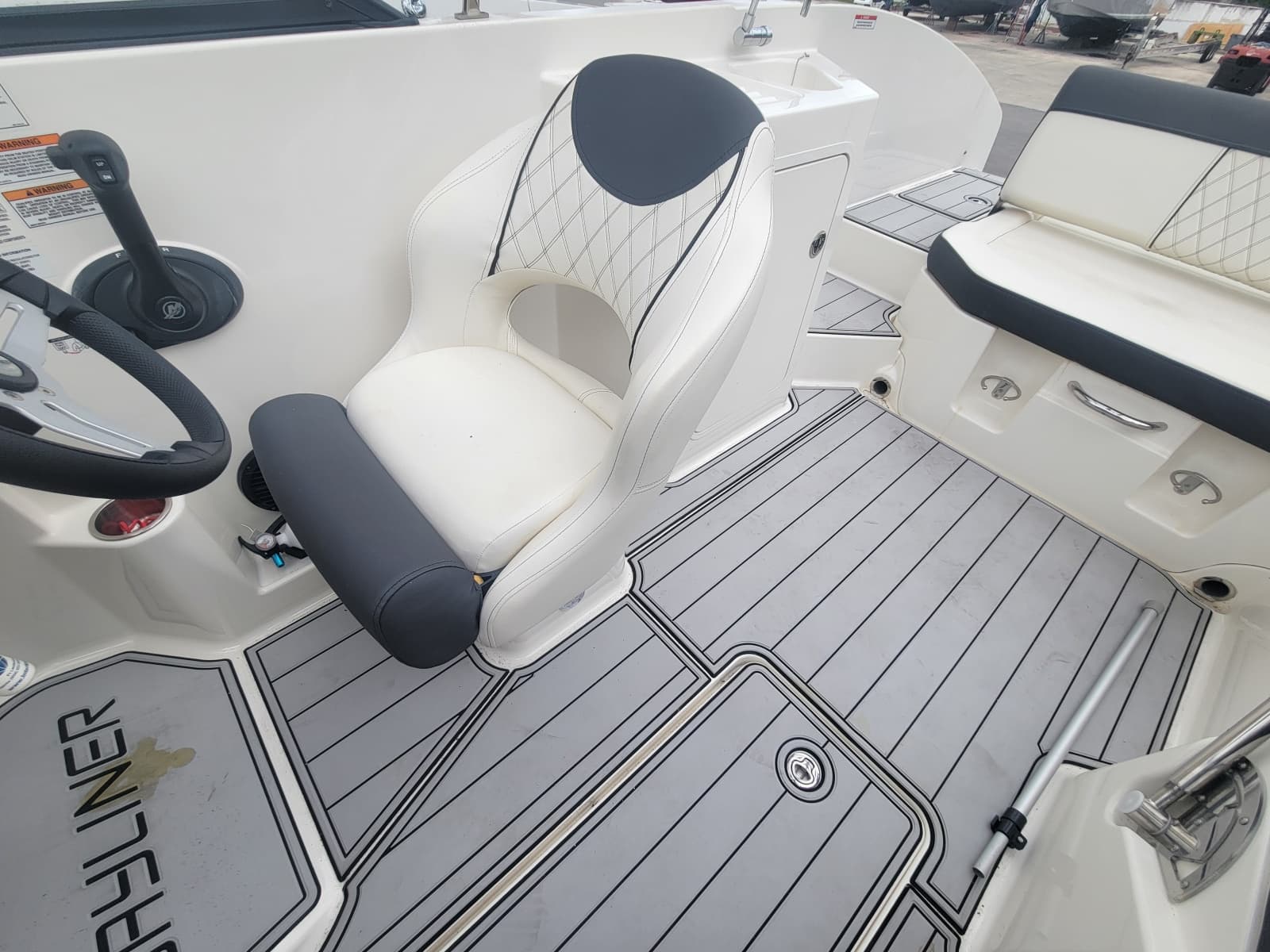 2023 Bayliner DX 2200 - Photo 13