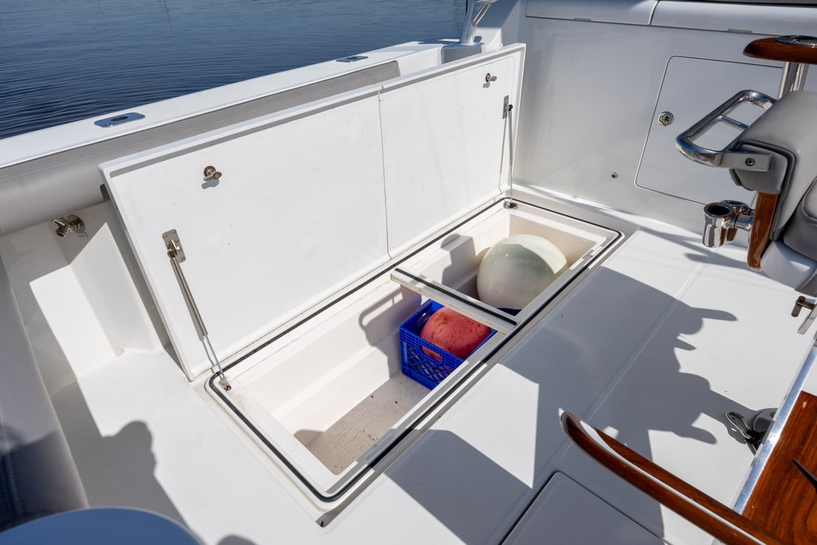 2005 Cabo 45 Express - Photo 133