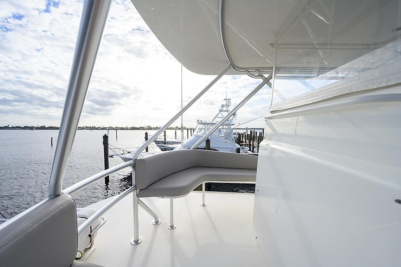 2005 Cabo 45 Express - Photo 10