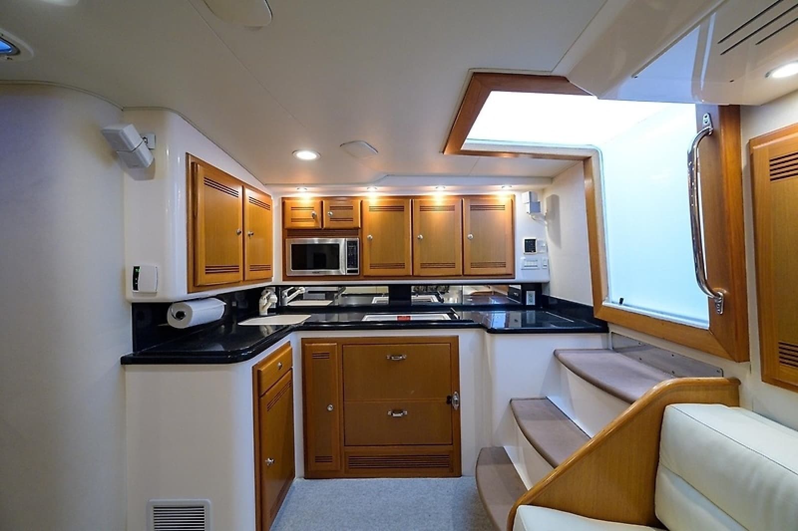 2005 Cabo 45 Express - Photo 35