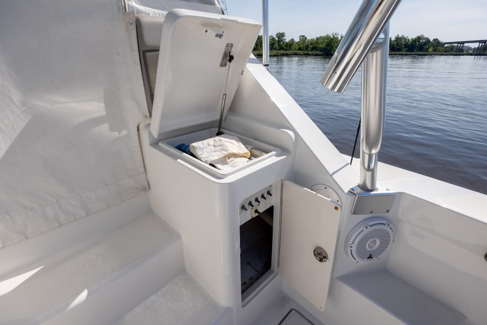 2005 Cabo 45 Express - Photo 121