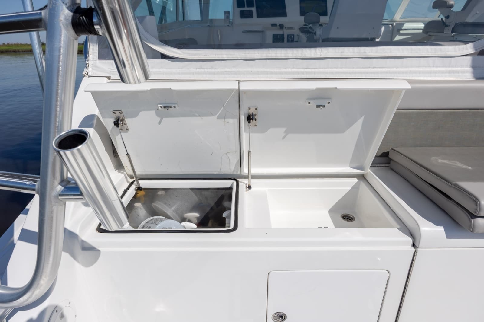 2005 Cabo 45 Express - Photo 124