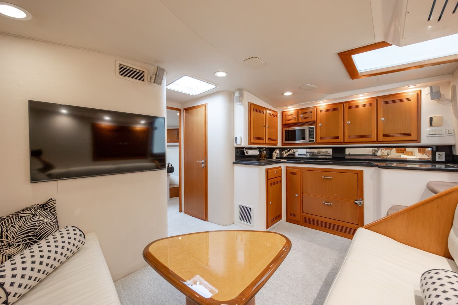2005 Cabo 45 Express - Photo 84
