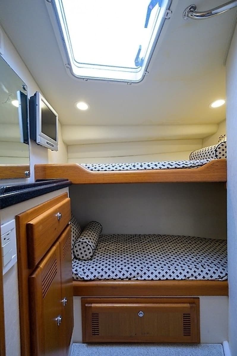 2005 Cabo 45 Express - Photo 29