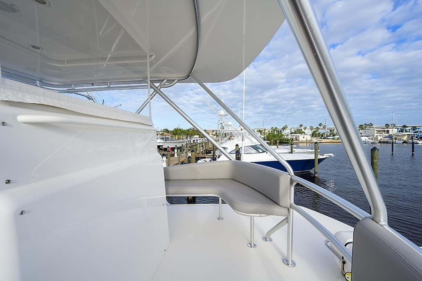 2005 Cabo 45 Express - Photo 21