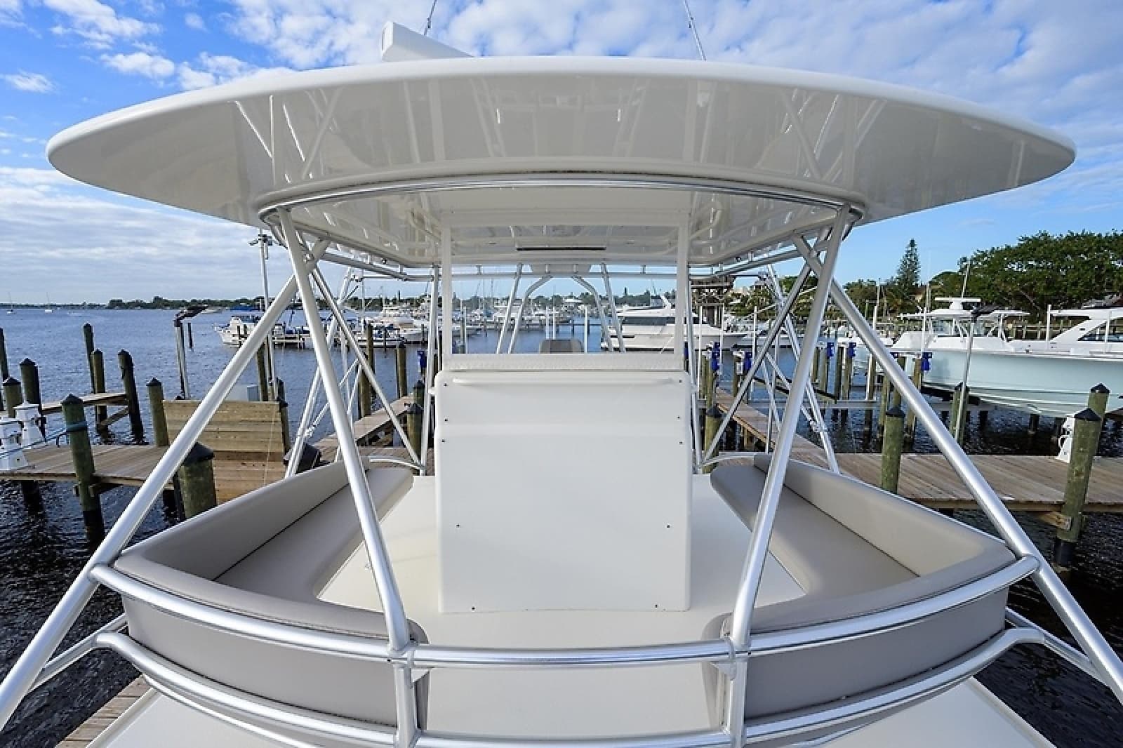 2005 Cabo 45 Express - Photo 24