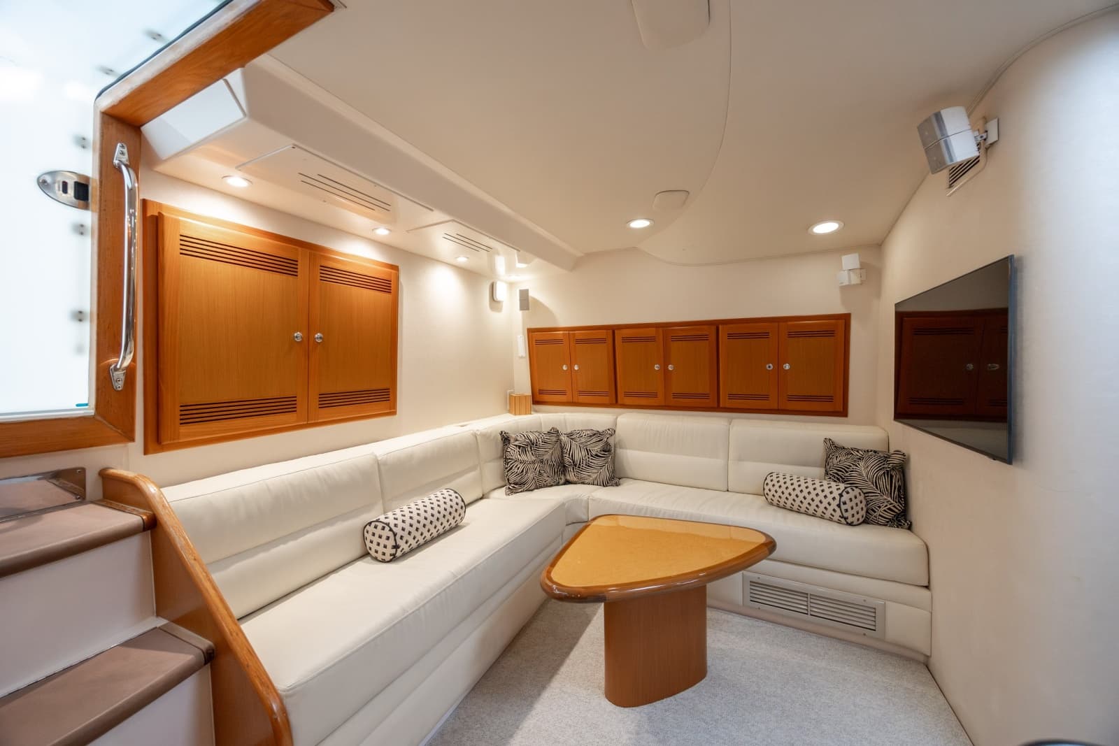 2005 Cabo 45 Express - Photo 82