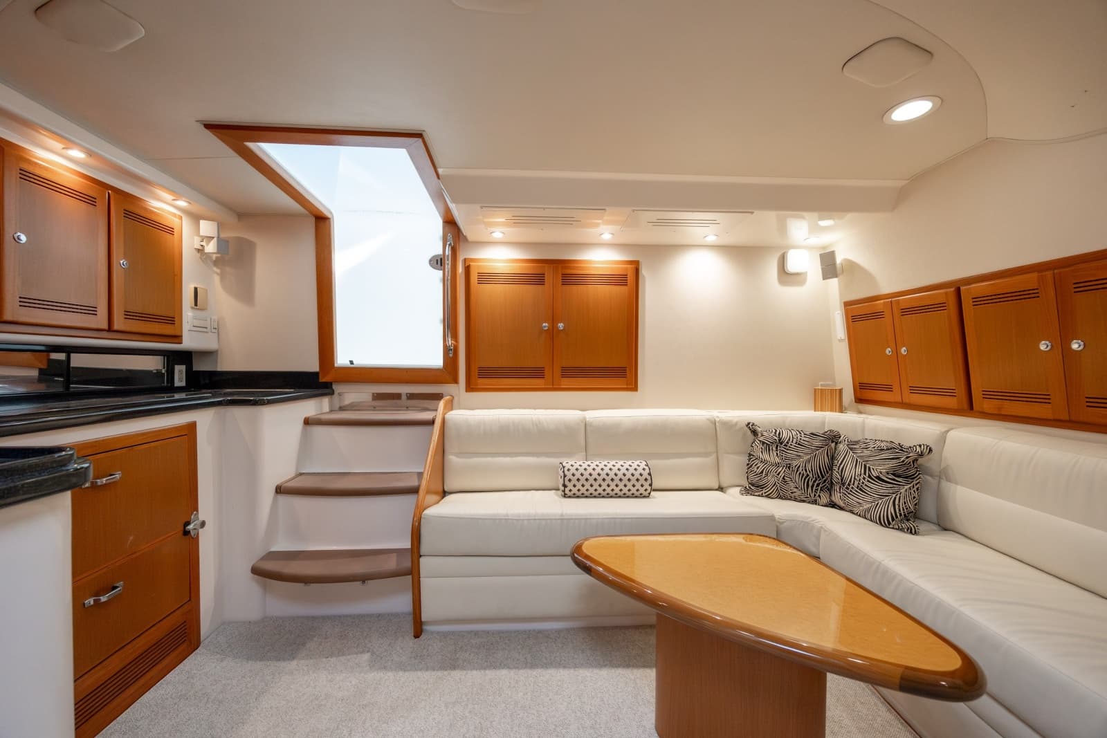 2005 Cabo 45 Express - Photo 83