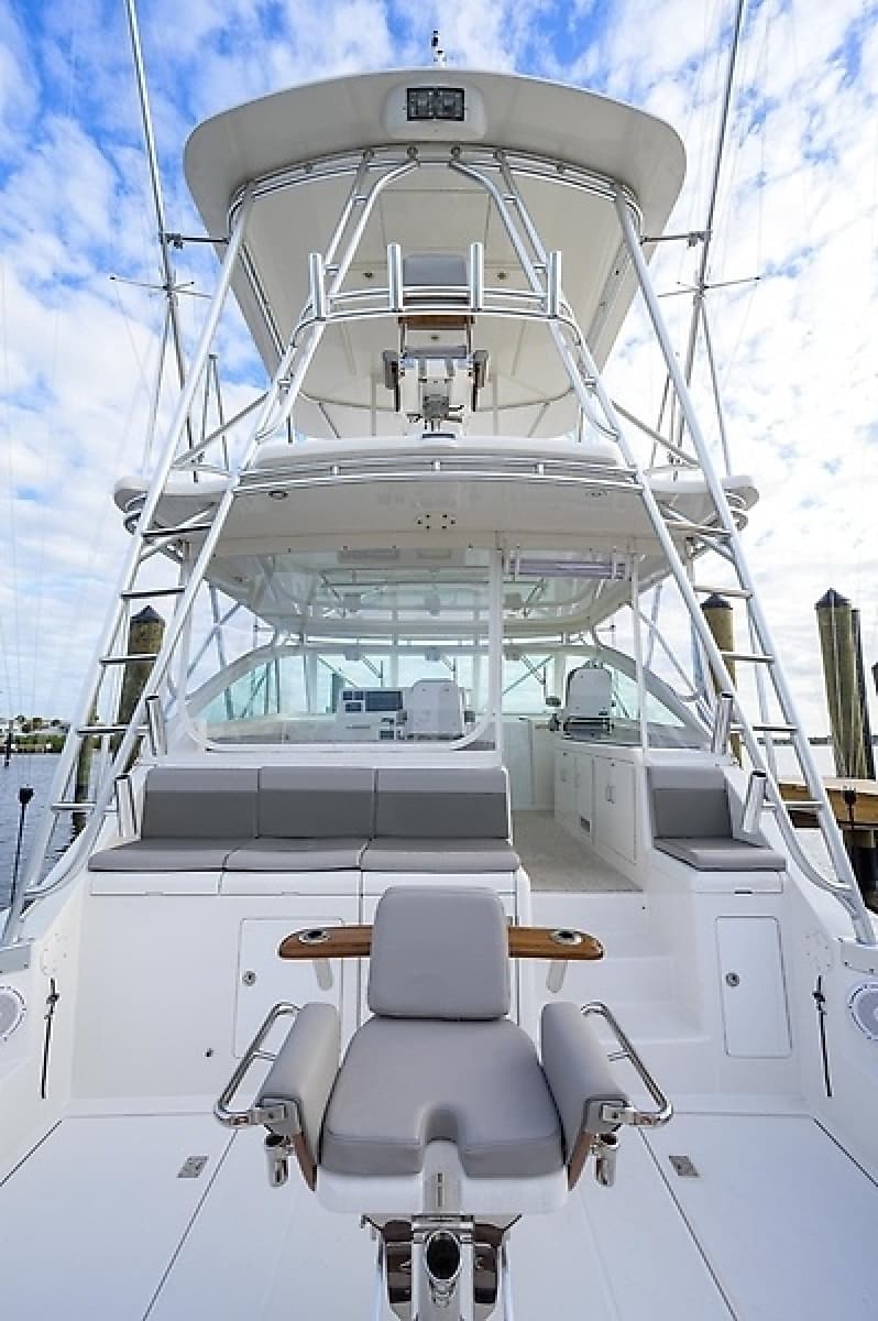 2005 Cabo 45 Express - Photo 16