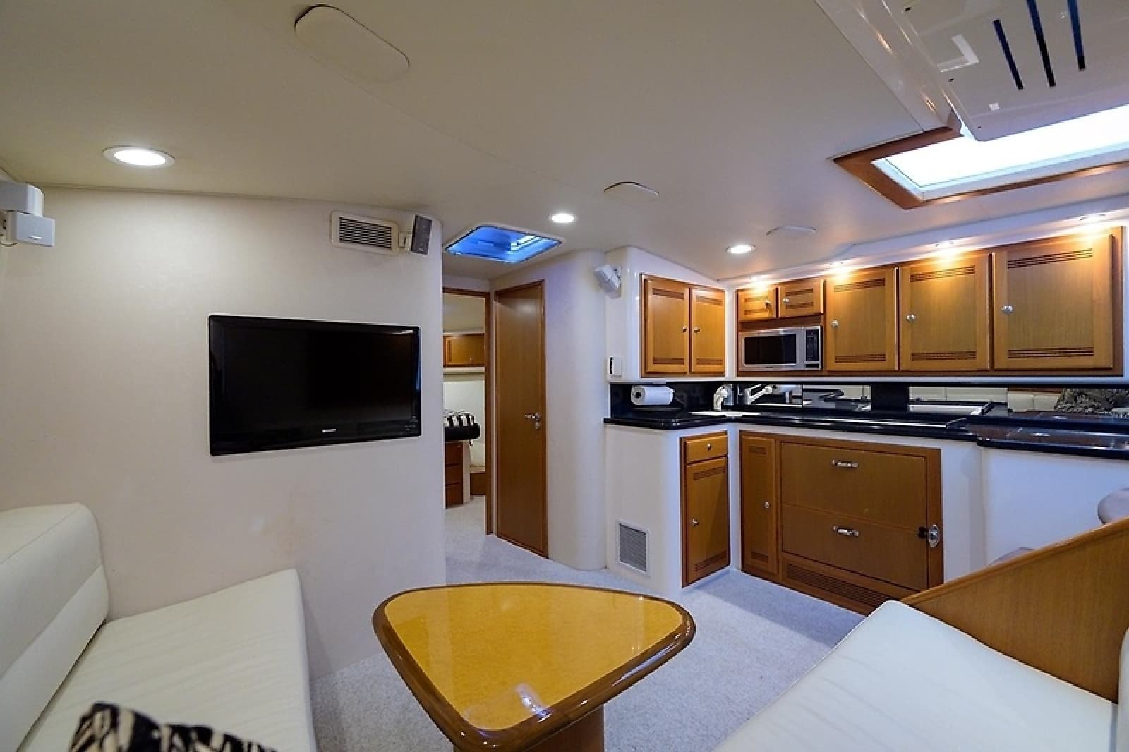 2005 Cabo 45 Express - Photo 34