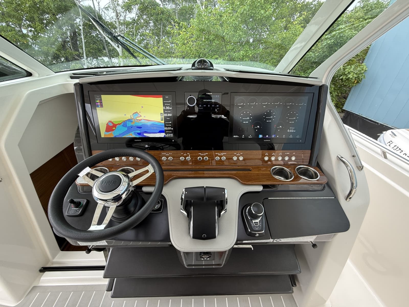 2025 Tiara Yachts 38LS - Photo 14