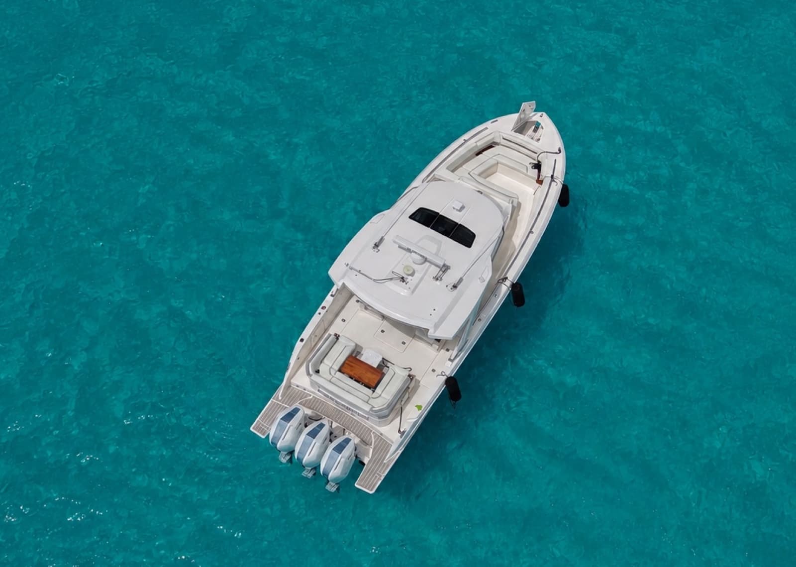 2025 Tiara Yachts 38LS - Photo 4