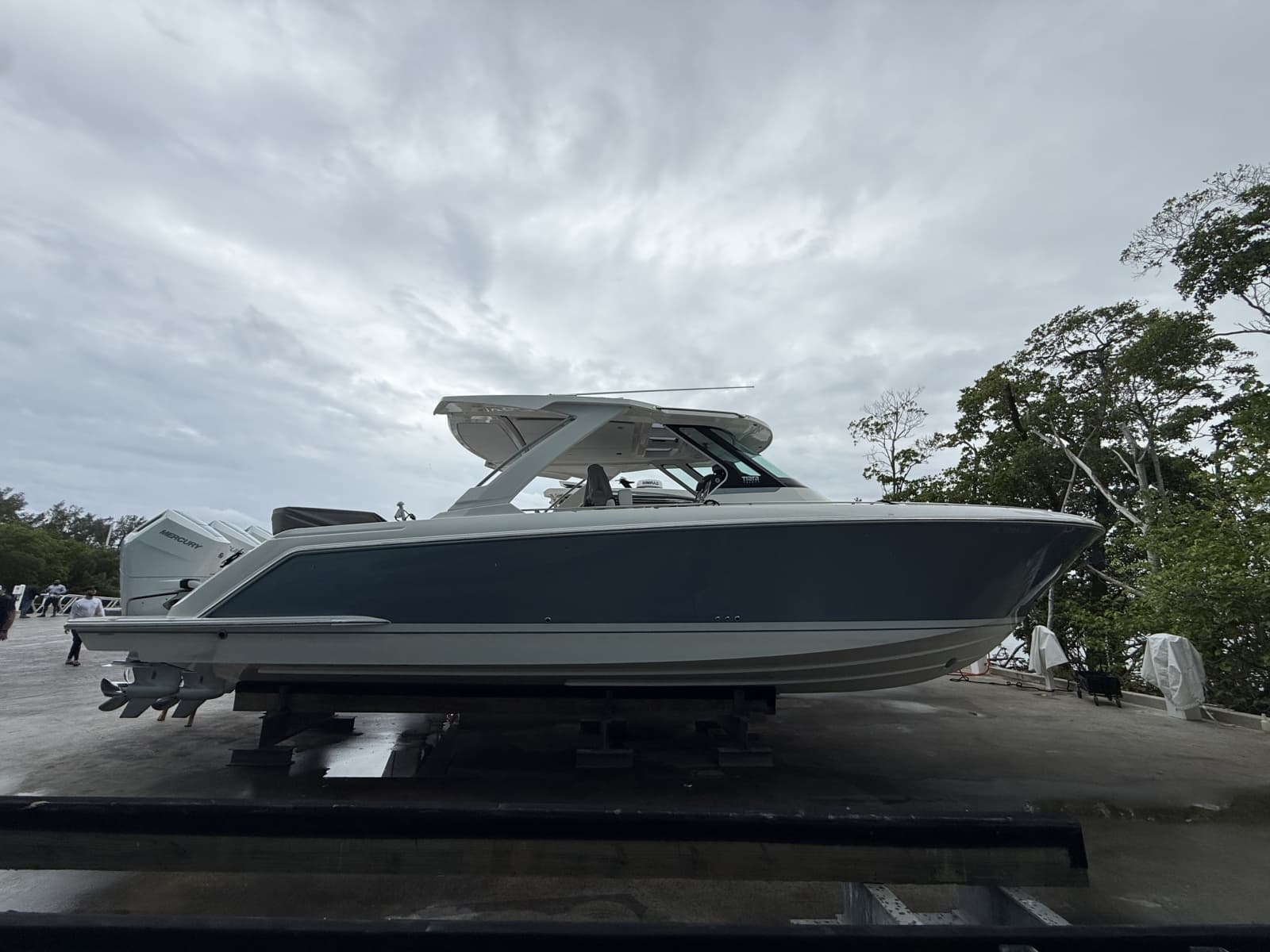 2025 Tiara Yachts 38LS - Photo 5