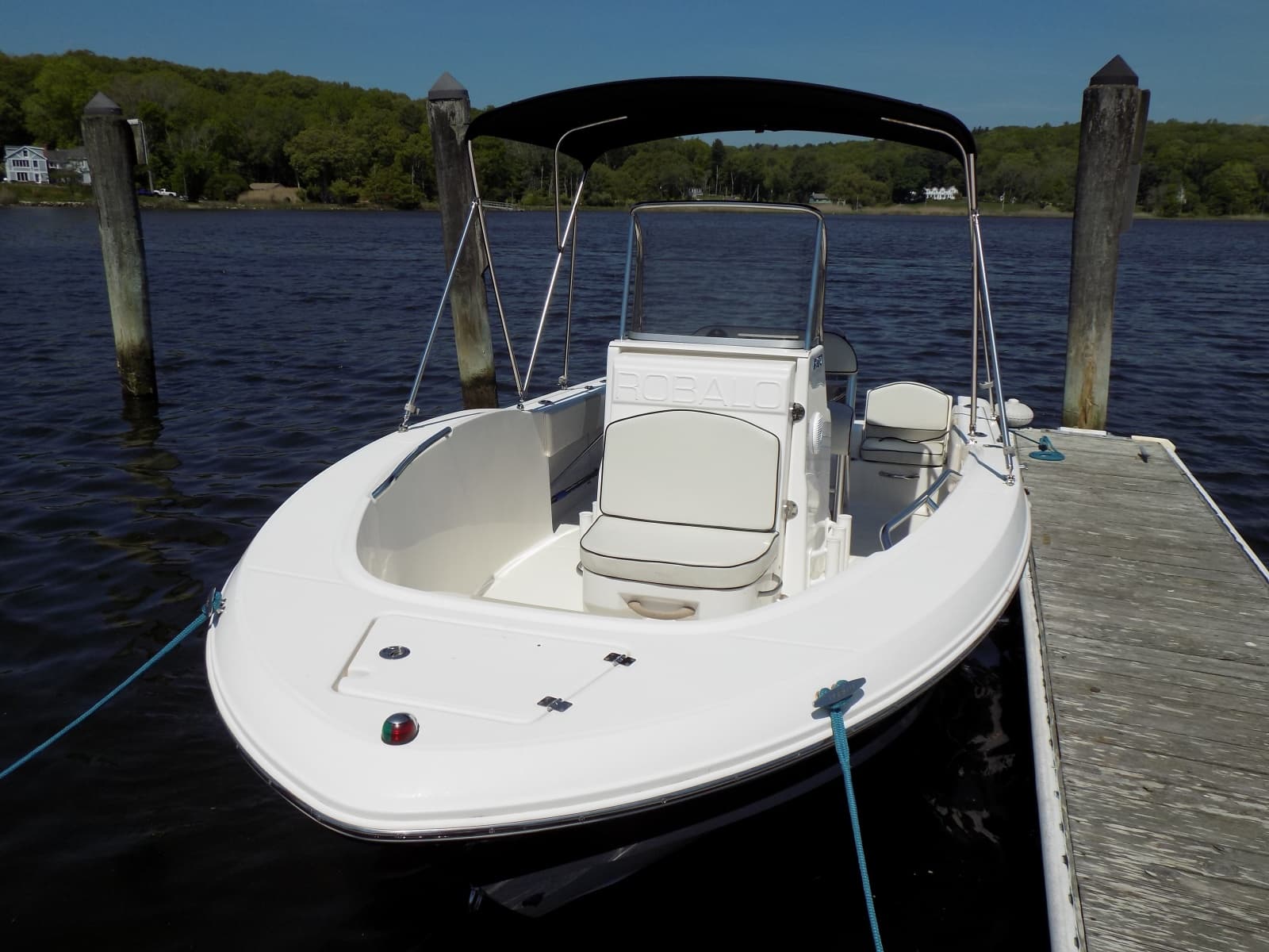 2017 Robalo R180 - Photo 2