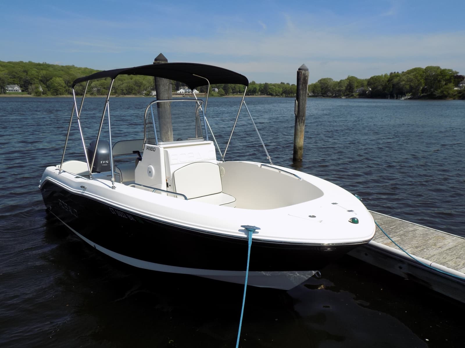 2017 Robalo R180 - Photo 1