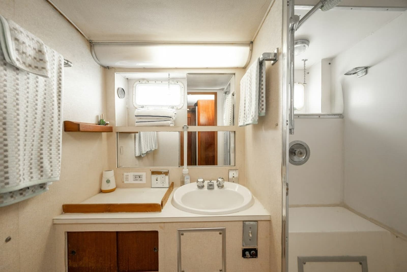 1979 Hatteras  - Photo 45