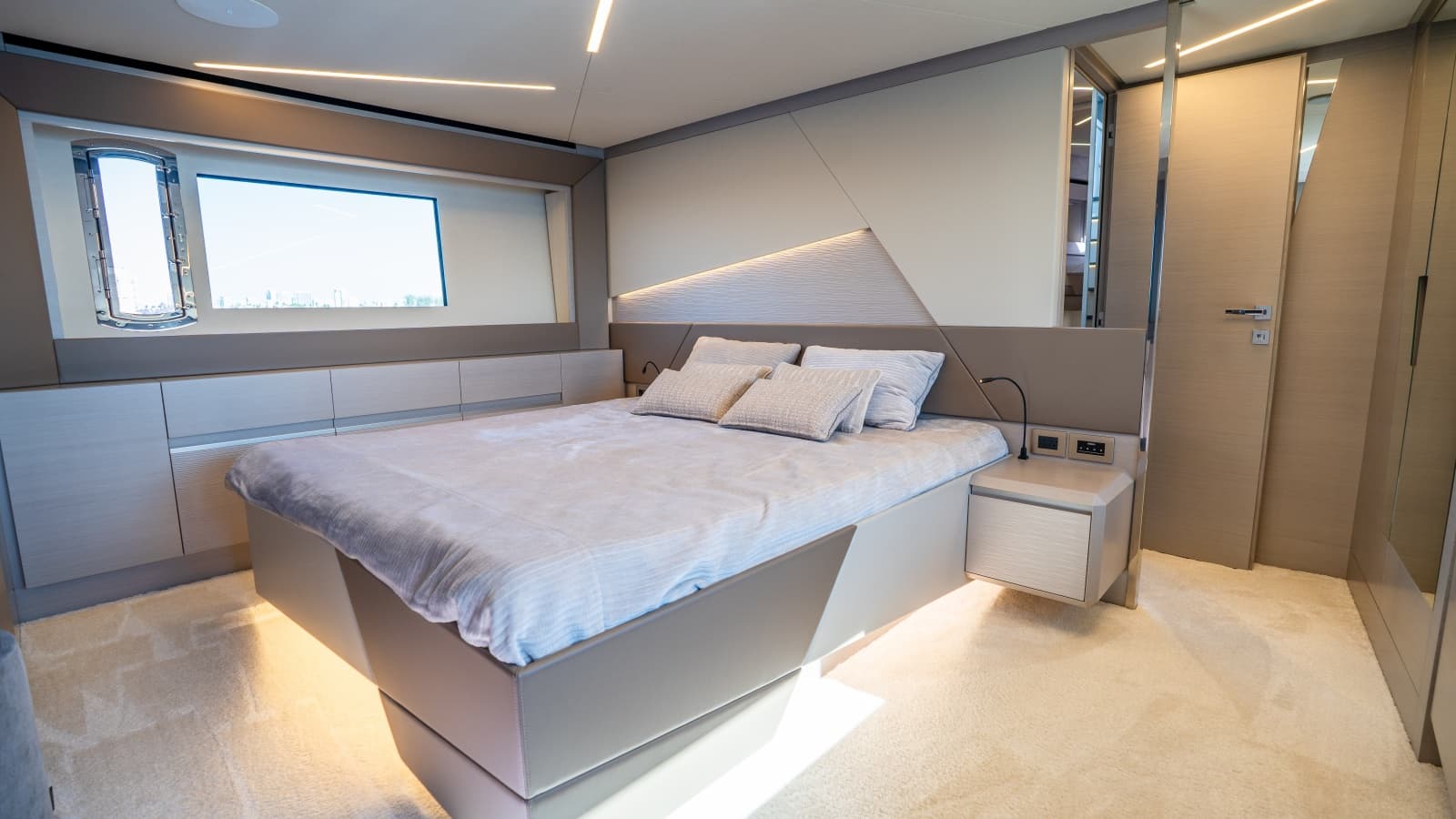 2024 Pershing 7X - Photo 60
