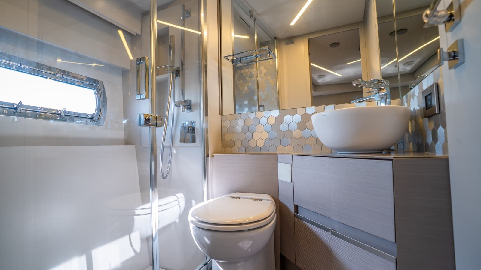 2024 Pershing 7X - Photo 80