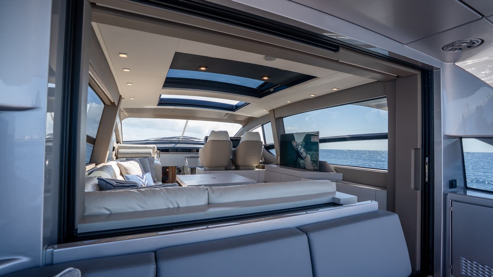 2024 Pershing 7X - Photo 37