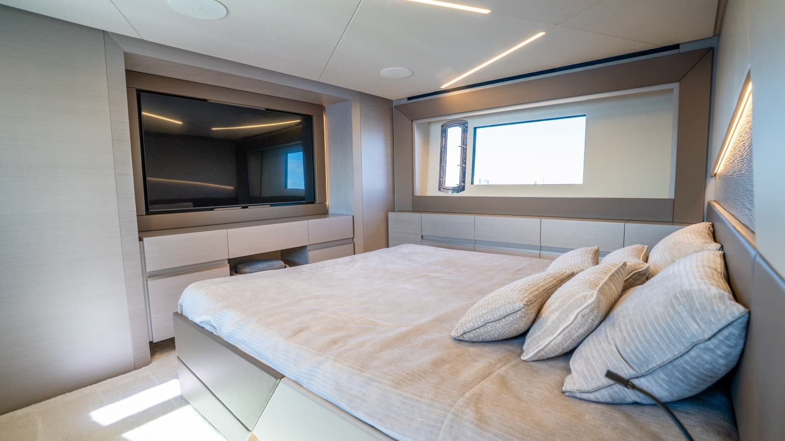 2024 Pershing 7X - Photo 63