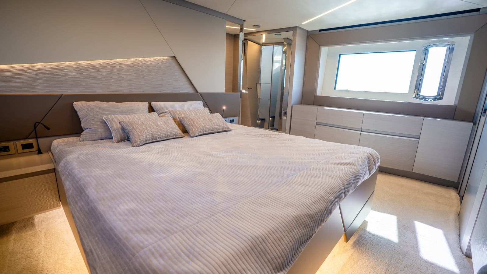 2024 Pershing 7X - Photo 61
