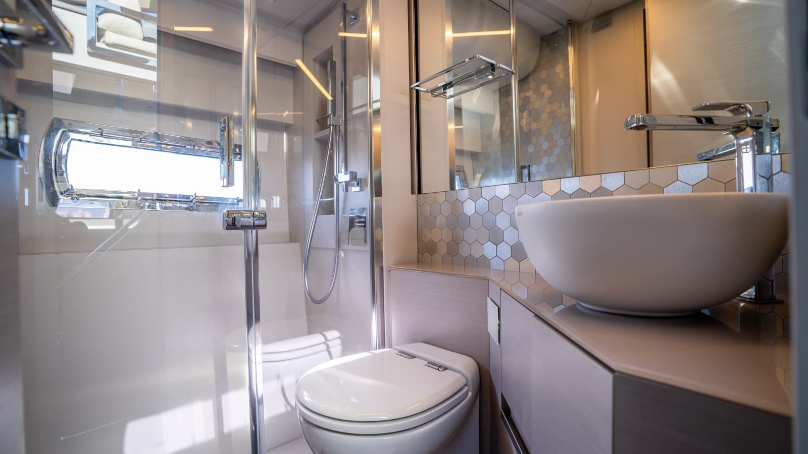2024 Pershing 7X - Photo 81
