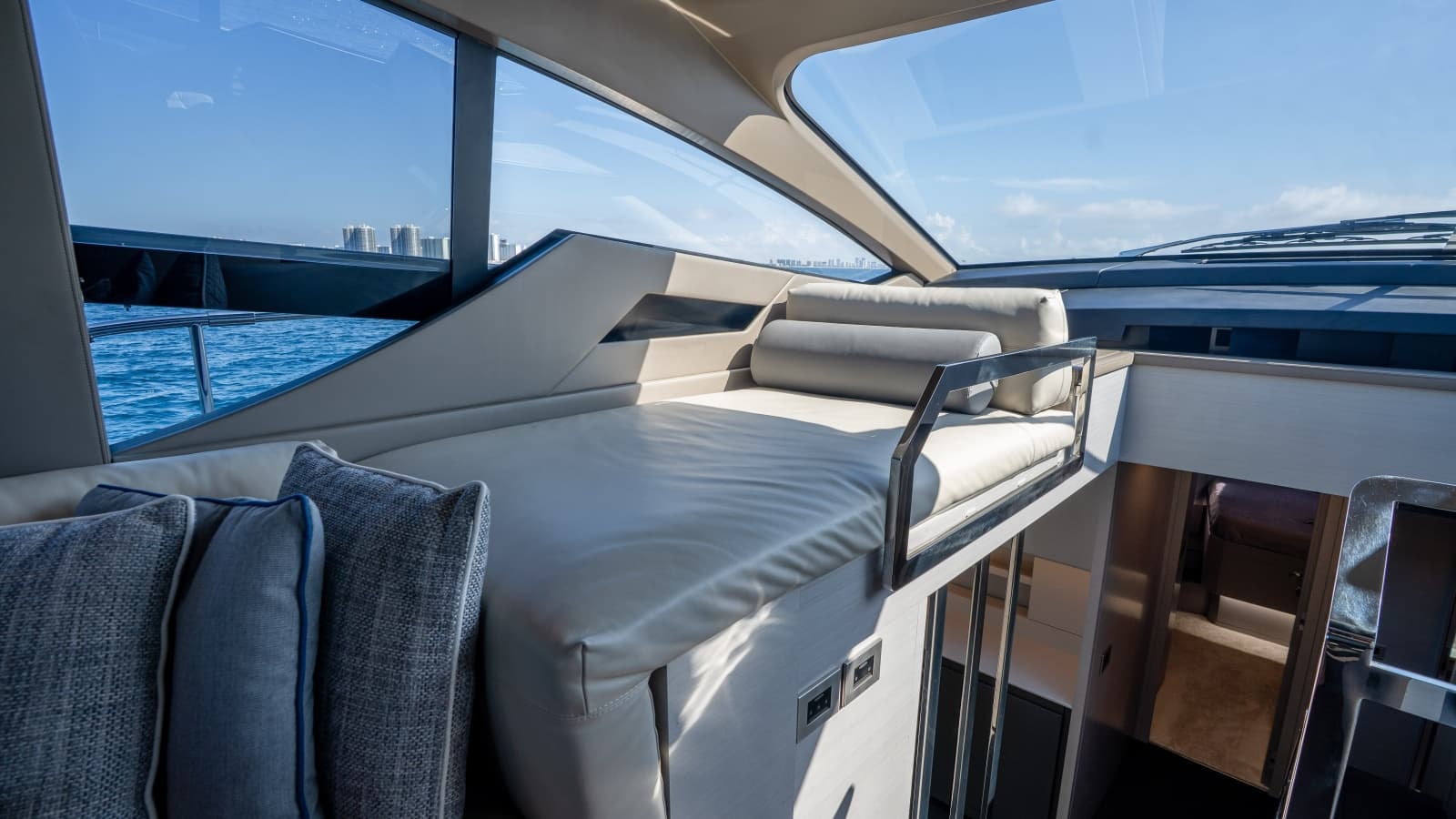 2024 Pershing 7X - Photo 52