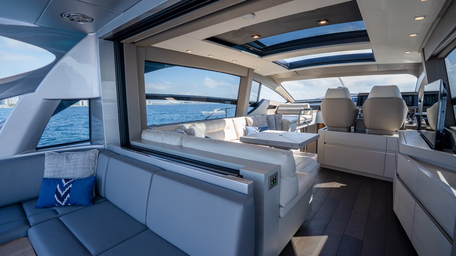 2024 Pershing 7X - Photo 38