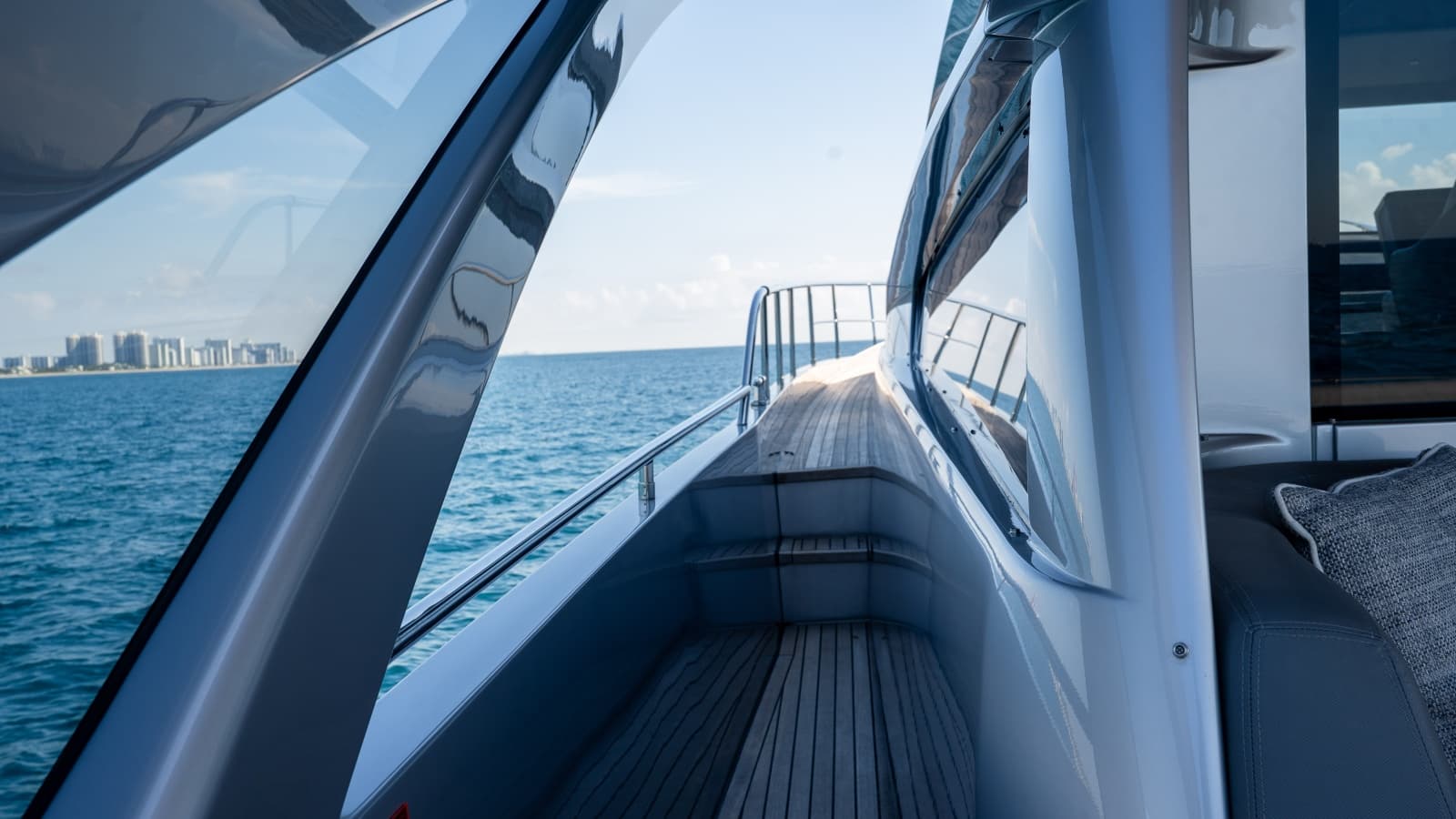 2024 Pershing 7X - Photo 30