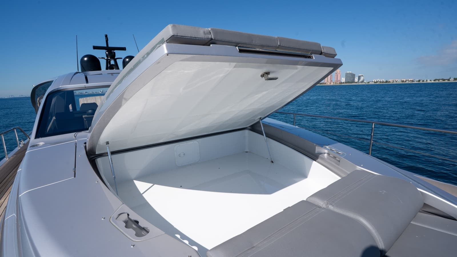 2024 Pershing 7X - Photo 35
