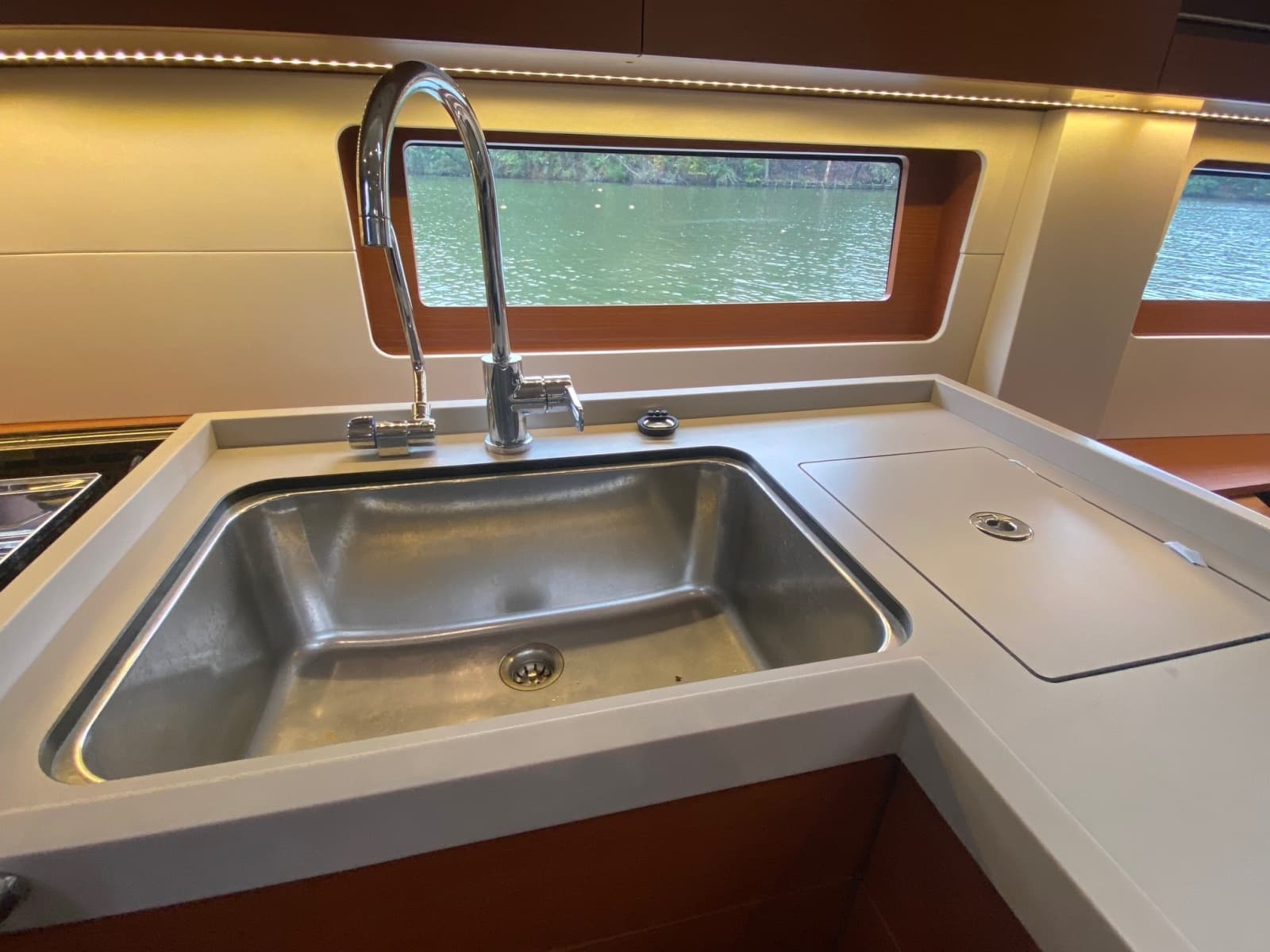 2019 Beneteau 51.1 - Photo 12