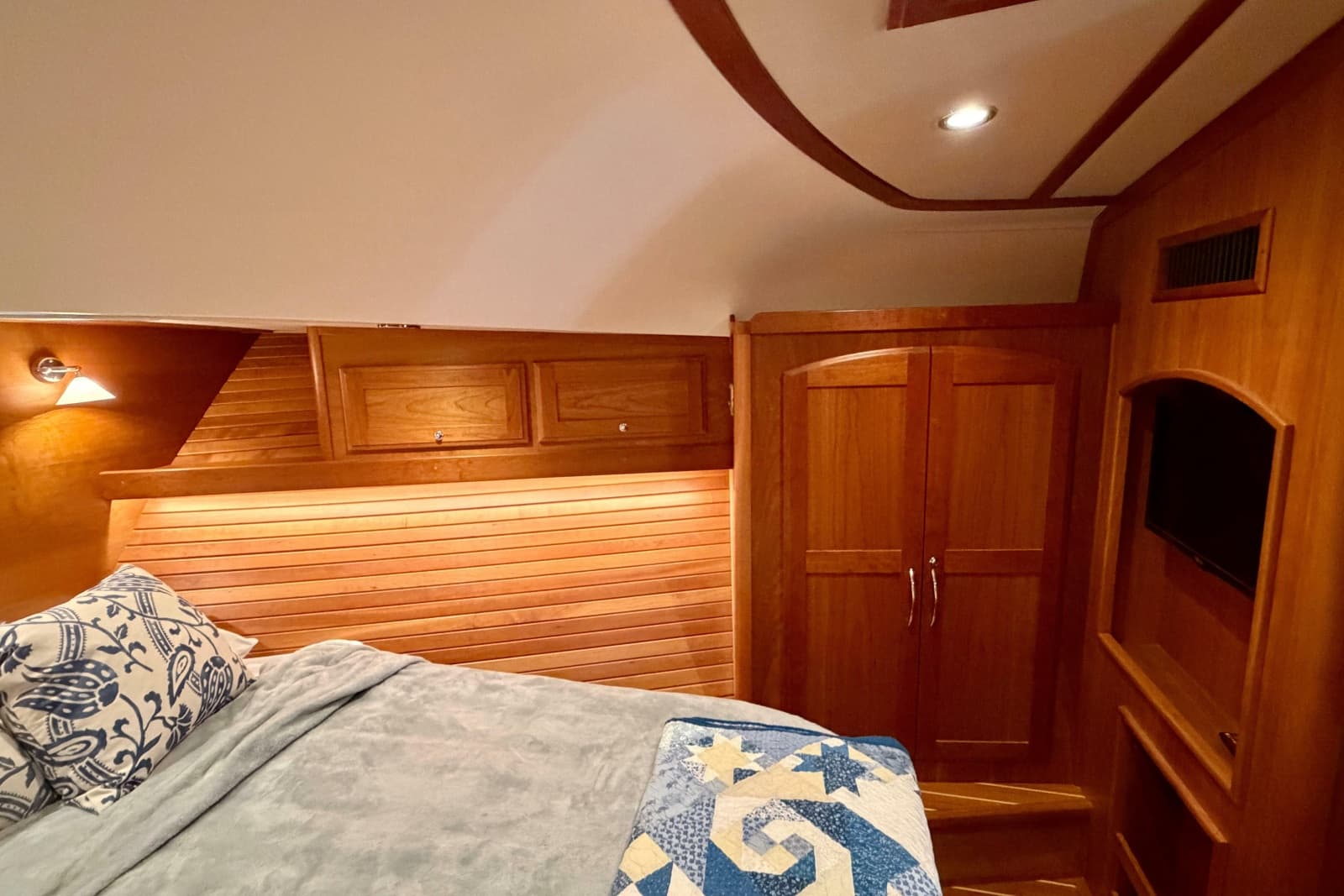 2016 Sabre 48 Salon Express - Photo 45