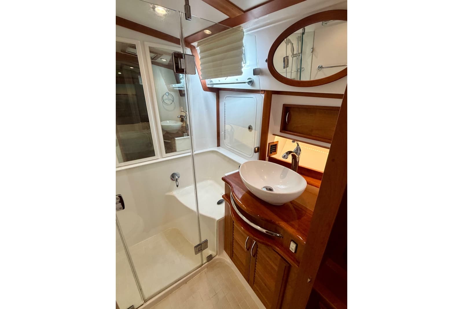 2016 Sabre 48 Salon Express - Photo 20