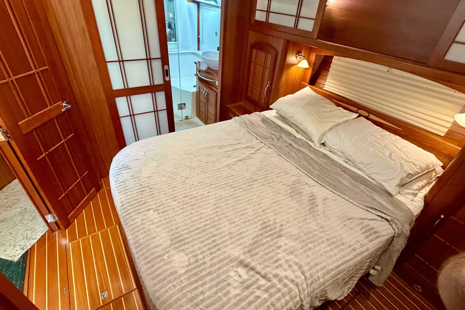 2016 Sabre 48 Salon Express - Photo 19