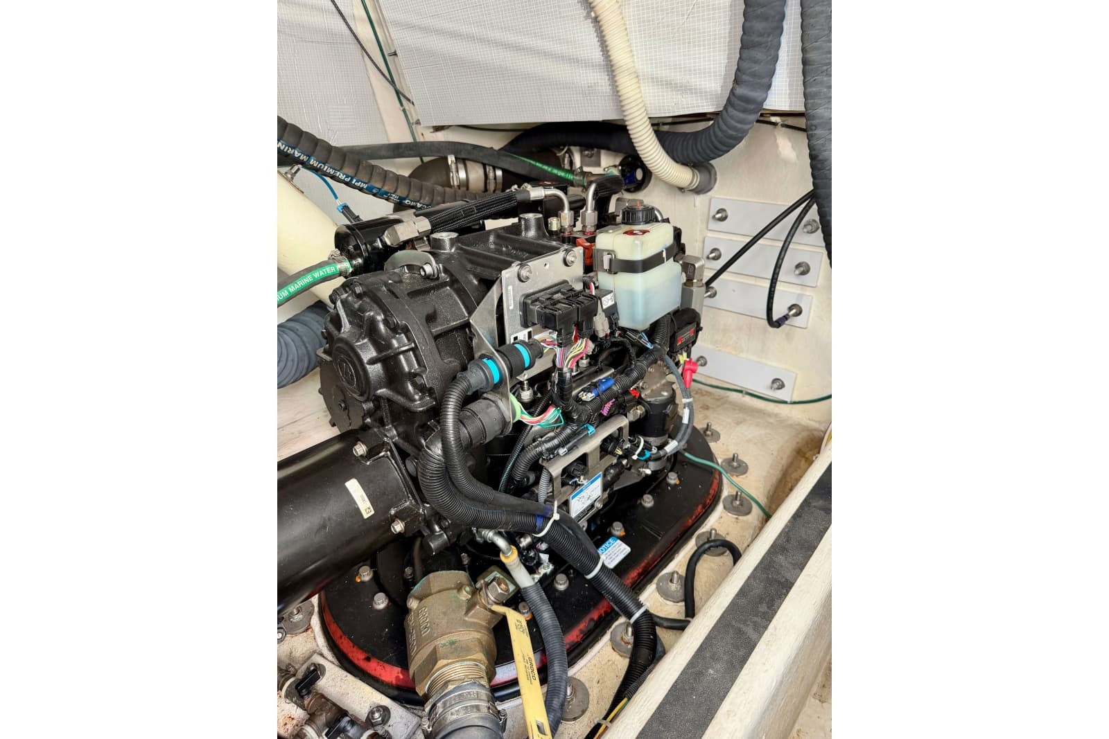 2016 Sabre 48 Salon Express - Photo 72