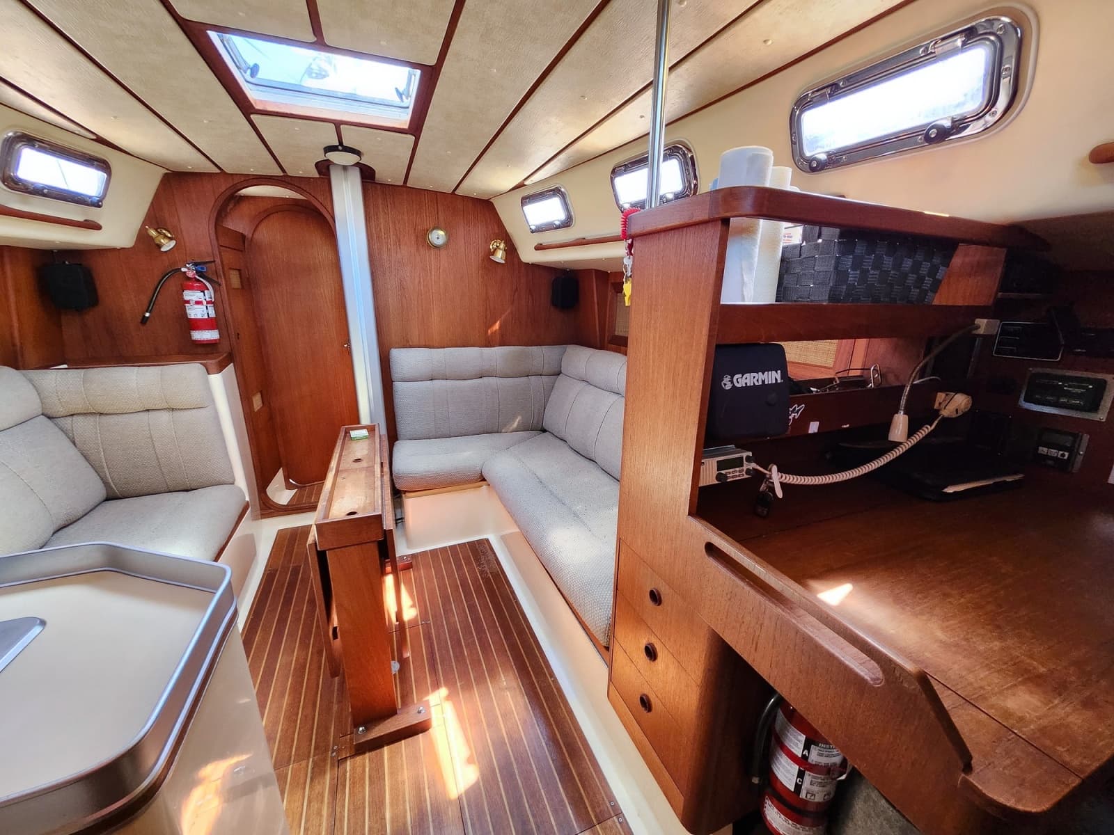 1982 Canadian Sailcraft CS-36 - Photo 12