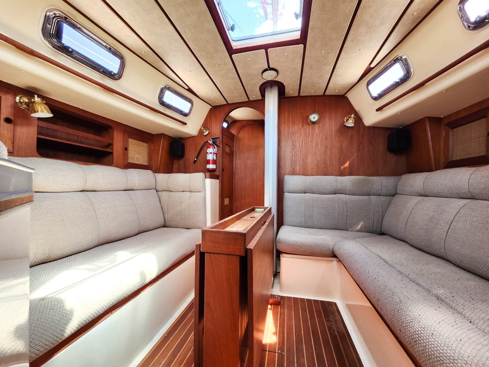 1982 Canadian Sailcraft CS-36 - Photo 13