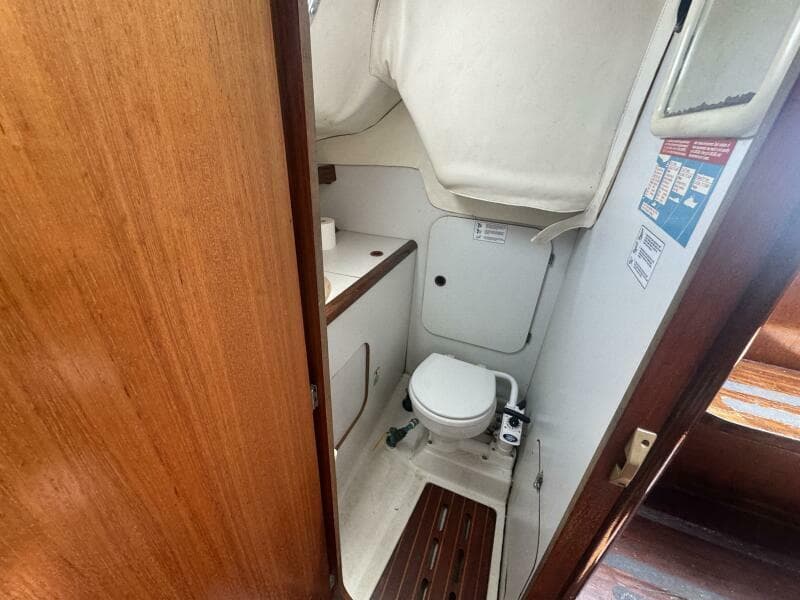 1988 Beneteau First 285 - Photo 18