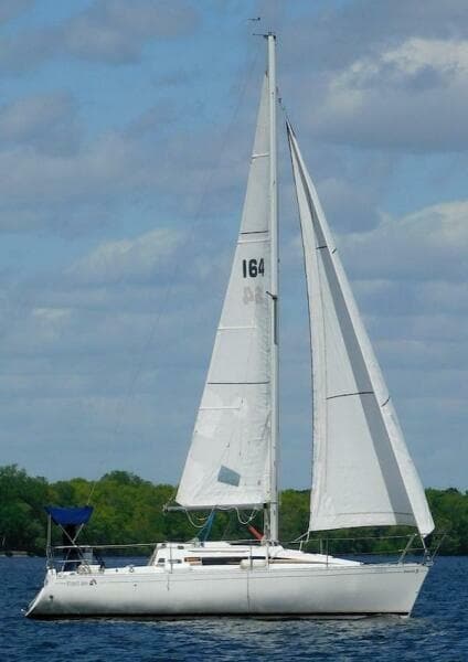1988 Beneteau First 285 - Photo 38
