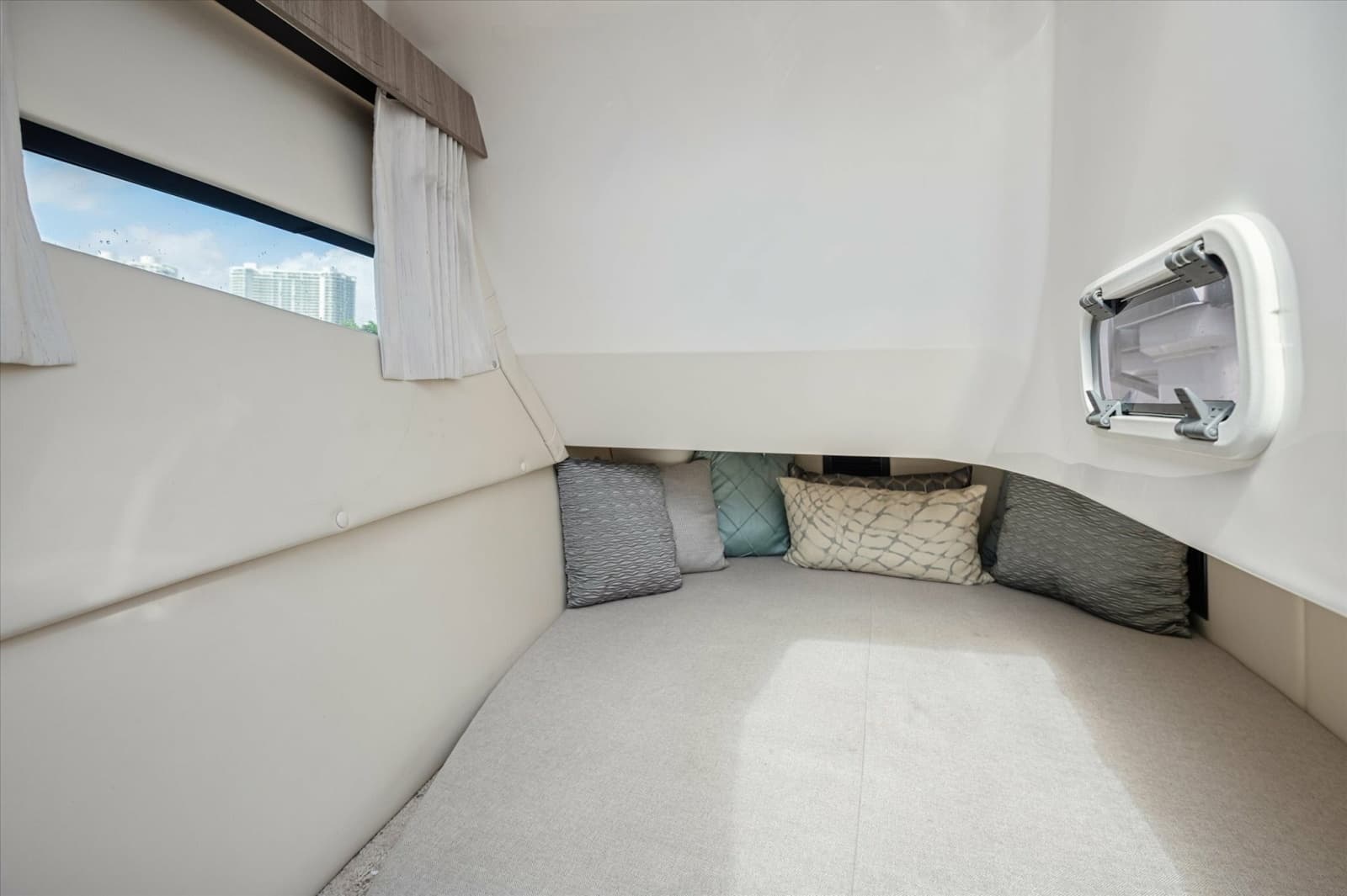 2019 Regal 33 OBX - Photo 22